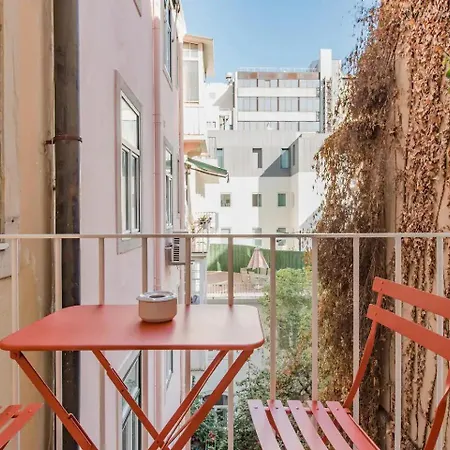 Apartamento Elegante Com Varanda